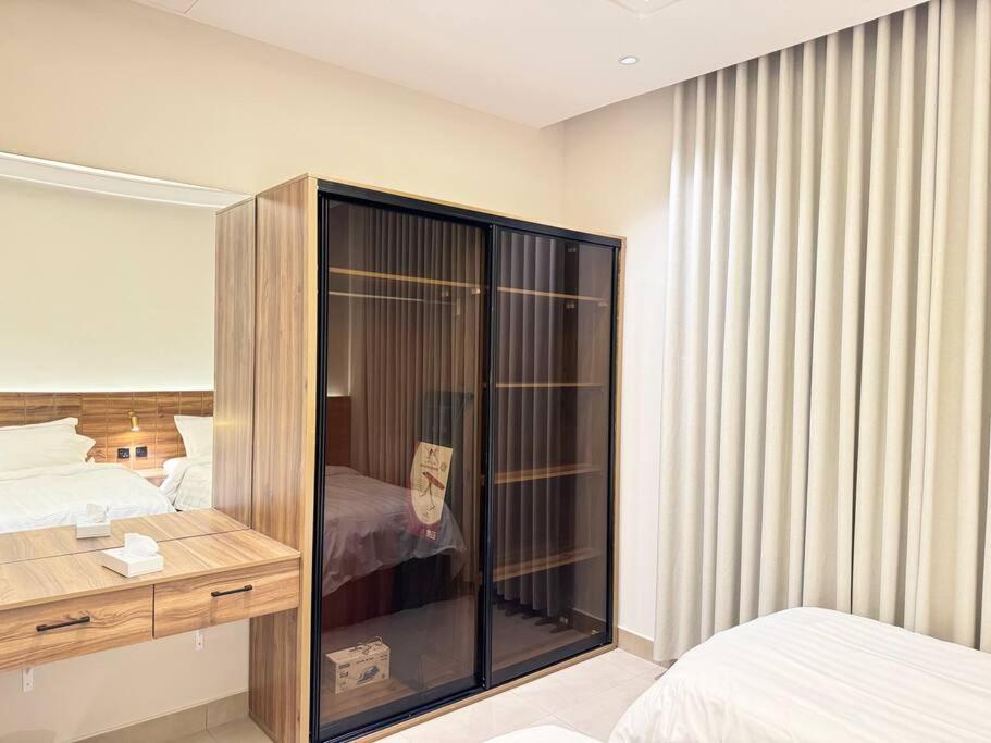 M11 New Hotel-style With Smart Entry *